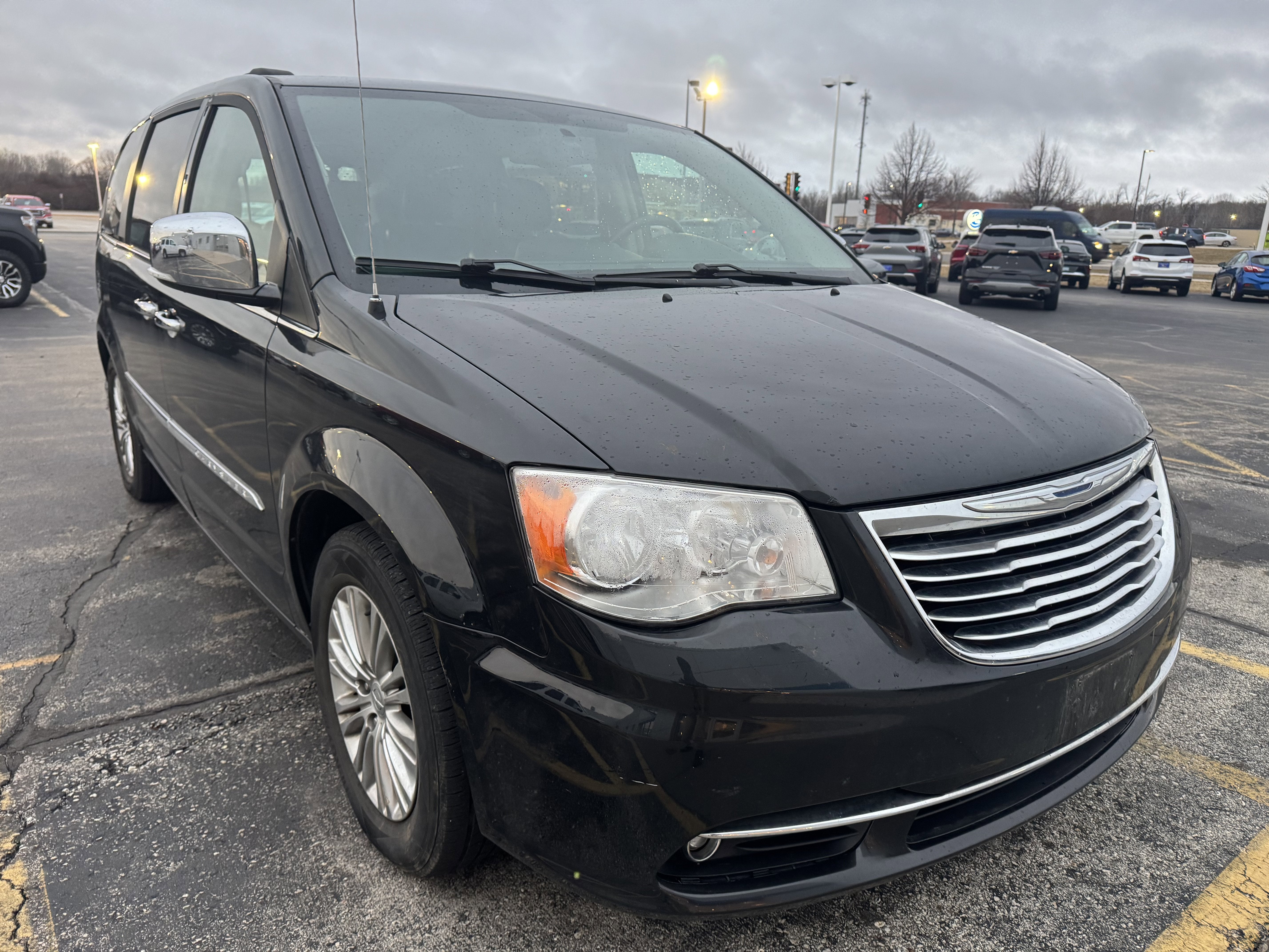 2016 Chrysler Town & Country Touring-L Anniversary Edition