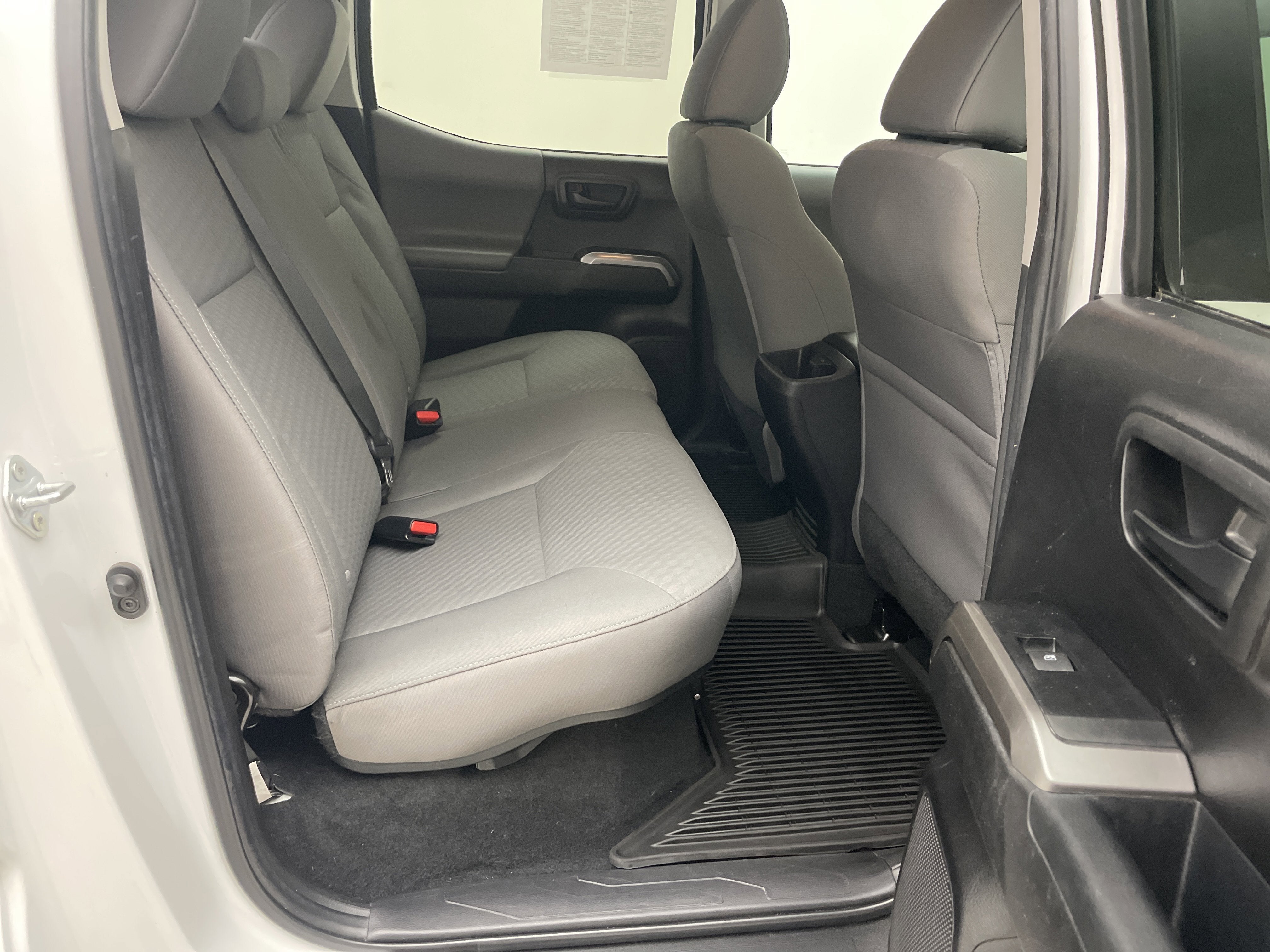 2022 Toyota Tacoma 4WD SR5