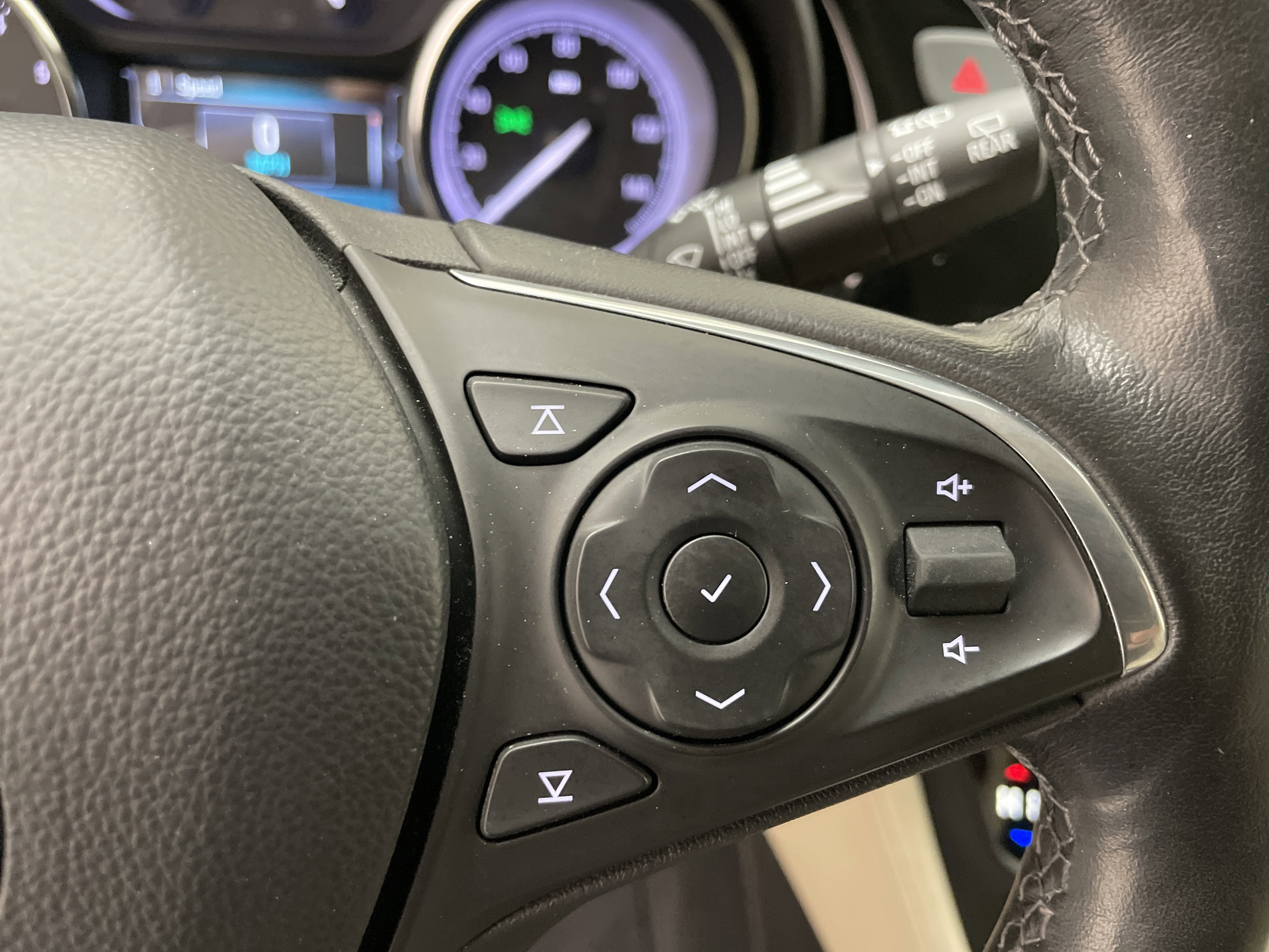 2020 Buick Envision Essence Group